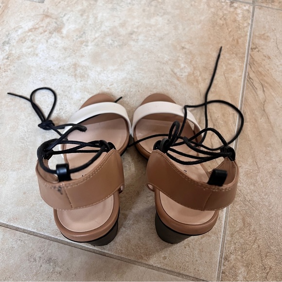 Lace up neutral heels size 8 - Picture 5 of 6